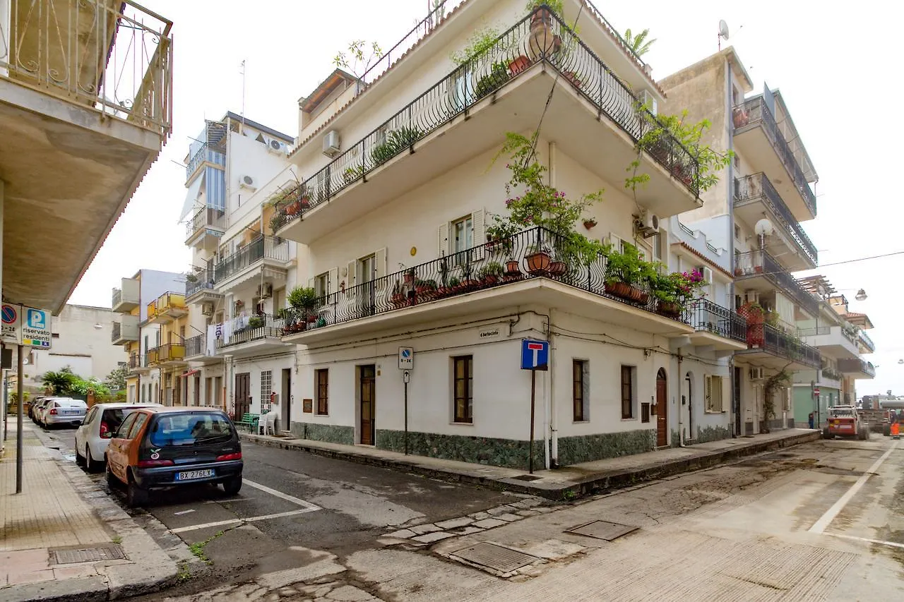 Letojanni Sandy Beach Apartment